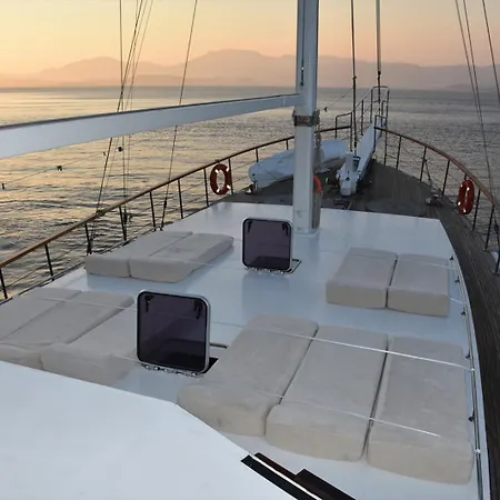 Bateau-hôtel Blue Cruise