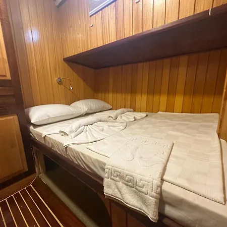 Blue Cruise Bateau-hôtel